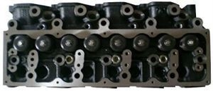 Matériau de revêtement de cylindre en plaque composite Tête de cylindre complète pour moteur Nissan Td27